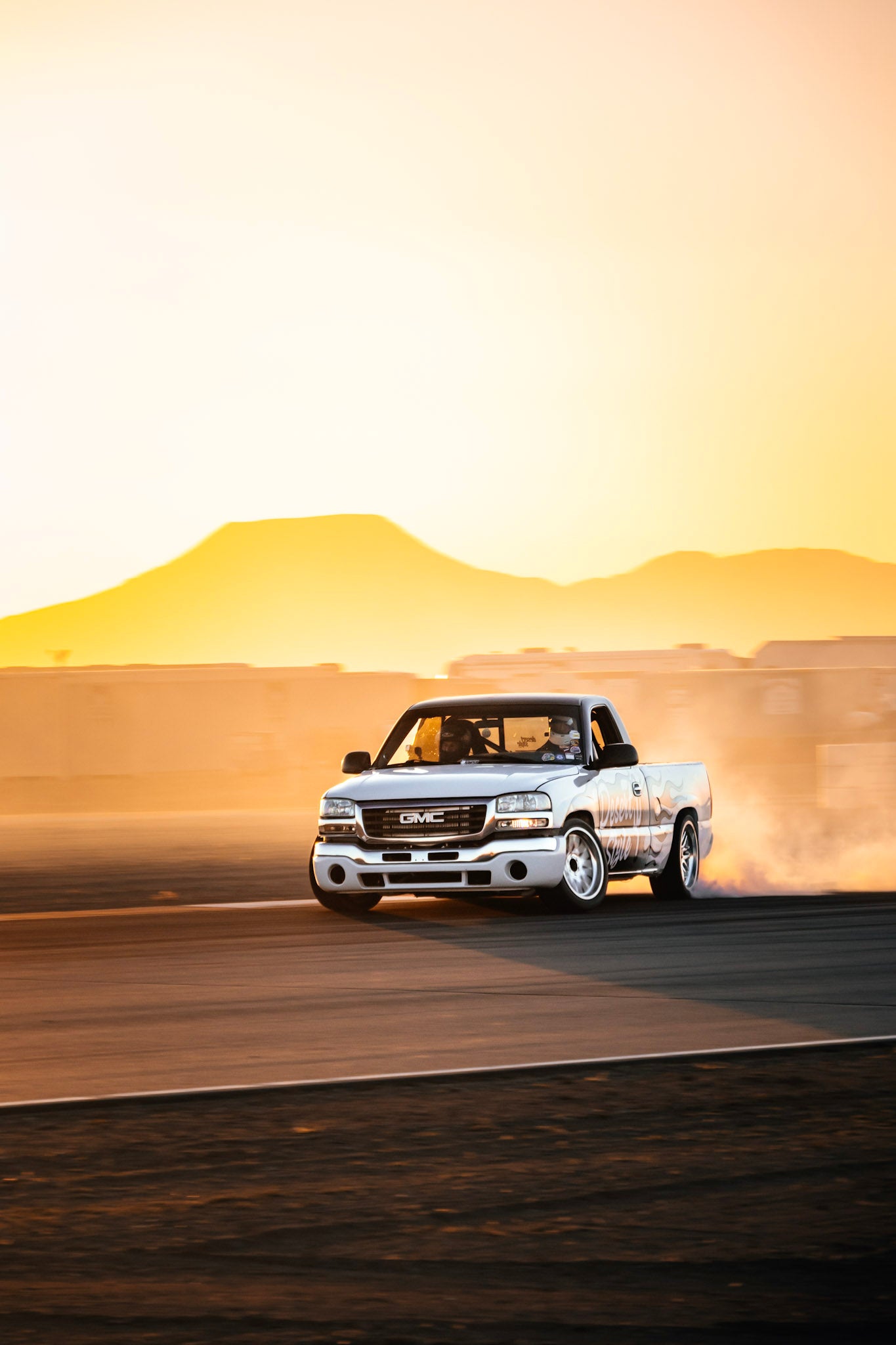 Track Titan Rear Suspension Kit | 1999–2006 Short Bed Half-Ton Chevy Trucks