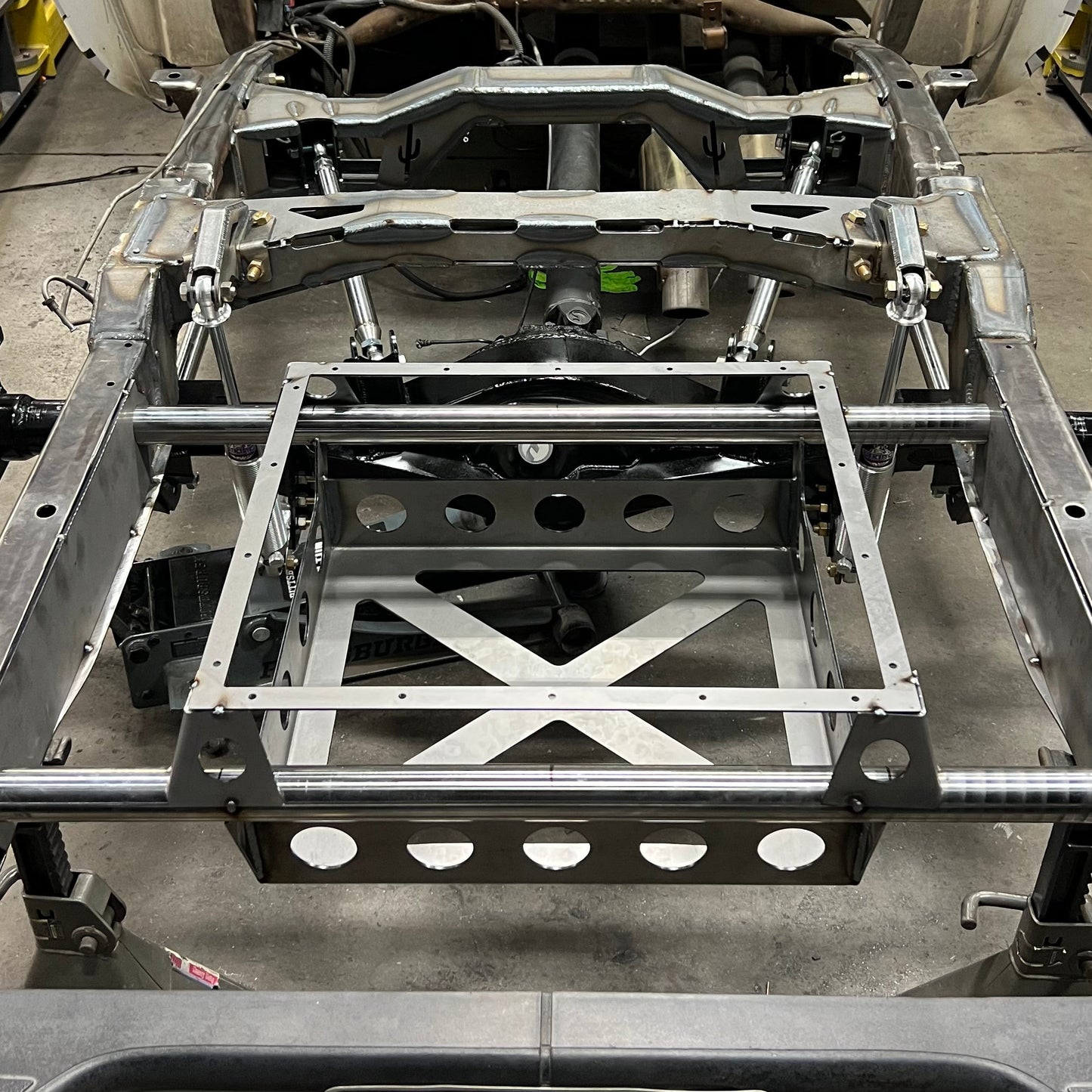 Track Titan Rear Suspension Kit | 1999–2006 Short Bed Half-Ton Chevy Trucks