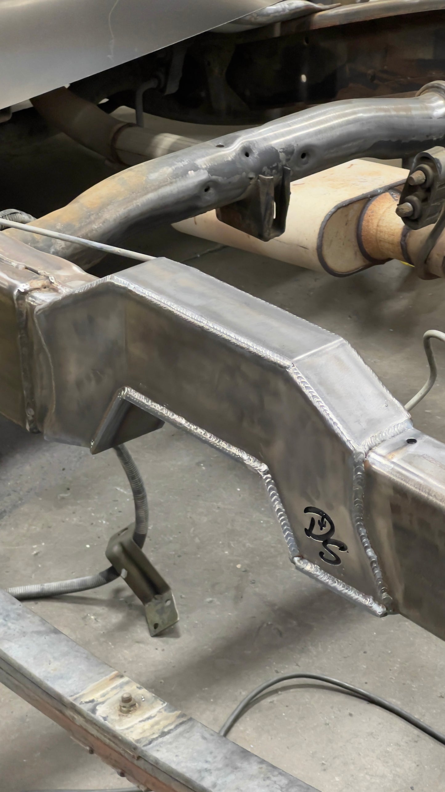 99-06 Chevy/GMC Silverado Sierra C-Notch Kit | Weld-On Under Bed Frame Notch | All Cabs & Beds | Up to 6" Drop