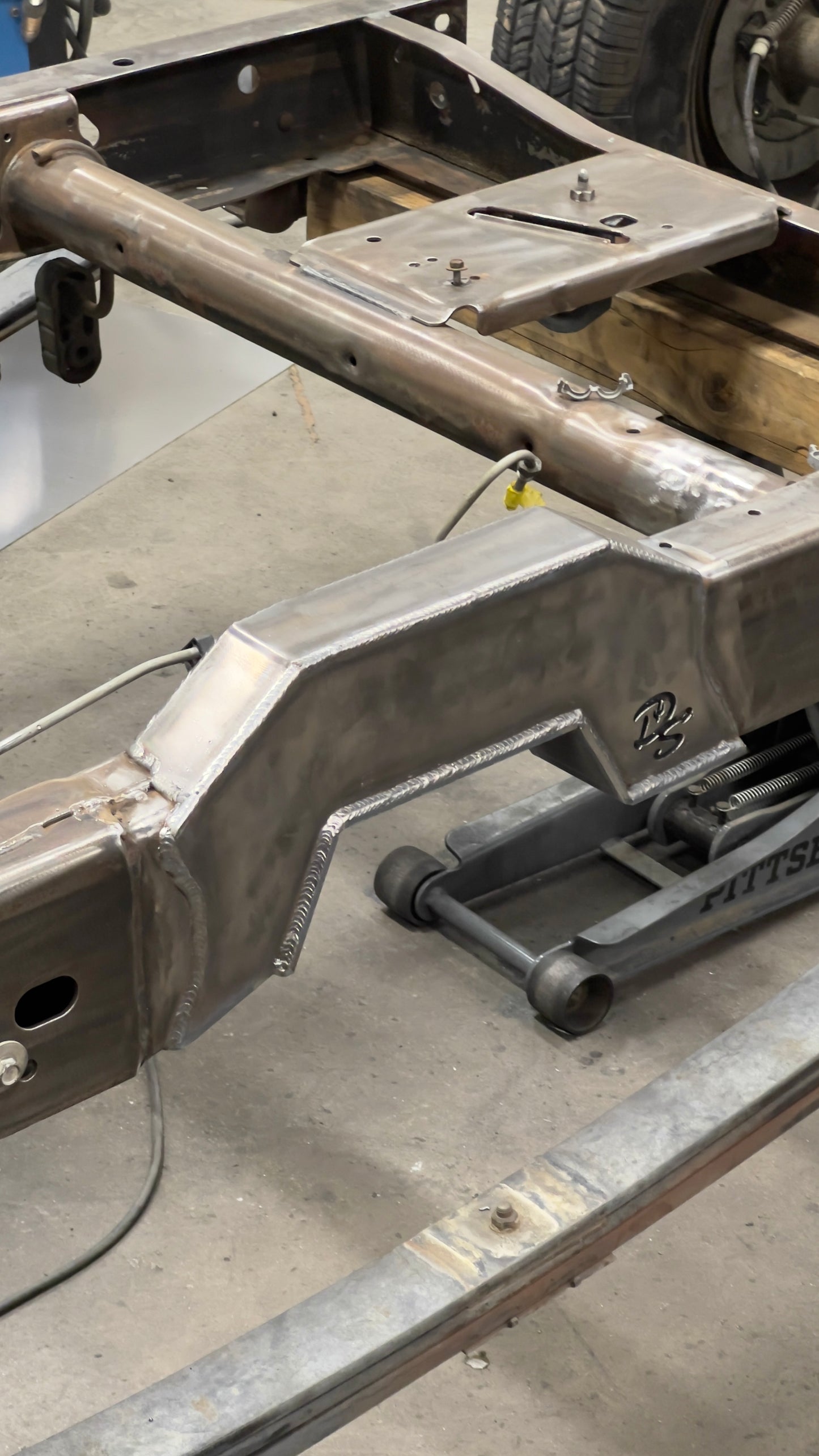 99-06 Chevy/GMC Silverado Sierra C-Notch Kit | Weld-On Under Bed Frame Notch | All Cabs & Beds | Up to 6" Drop
