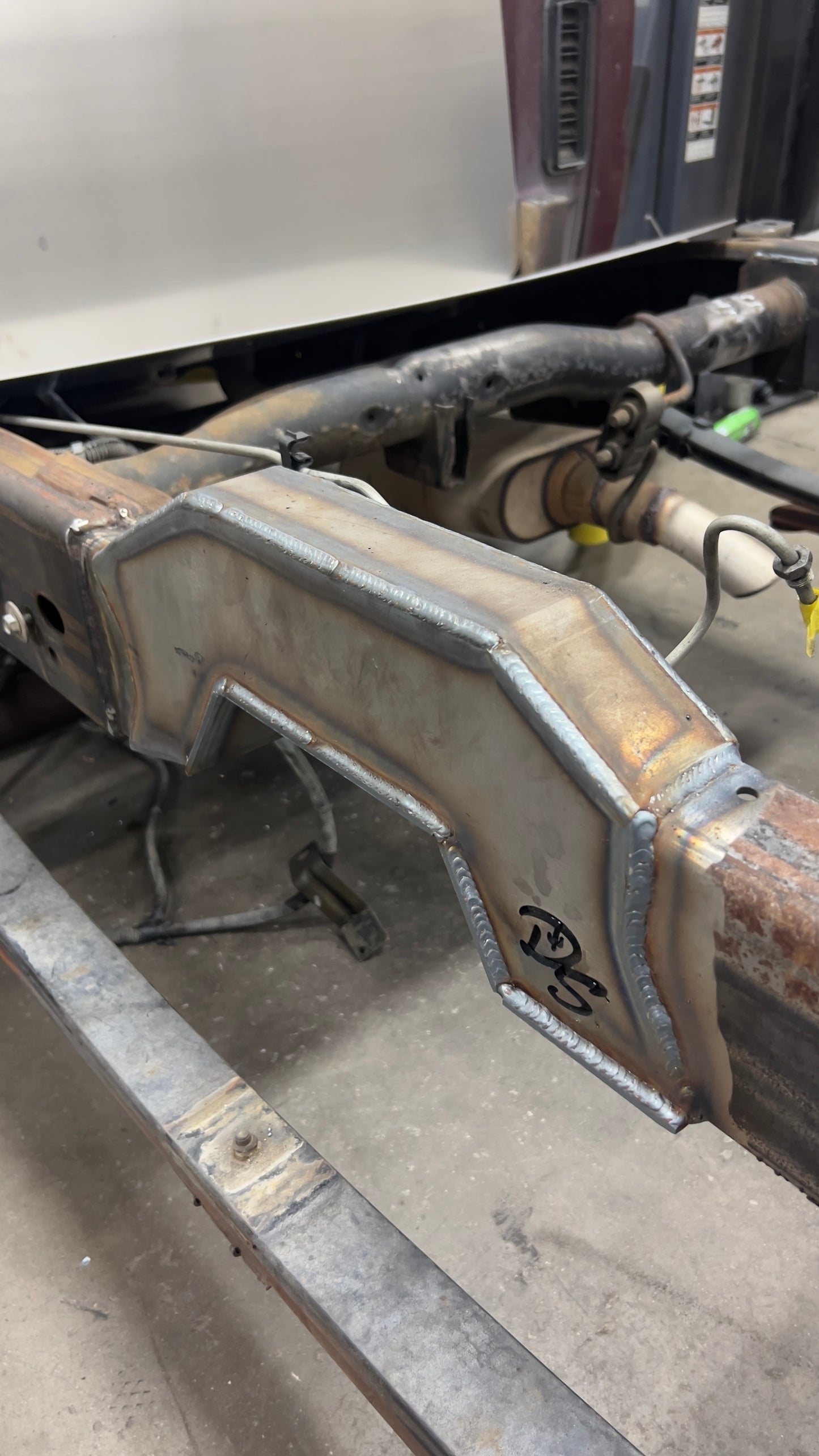 99-06 Chevy/GMC Silverado Sierra C-Notch Kit | Weld-On Under Bed Frame Notch | All Cabs & Beds | Up to 6" Drop