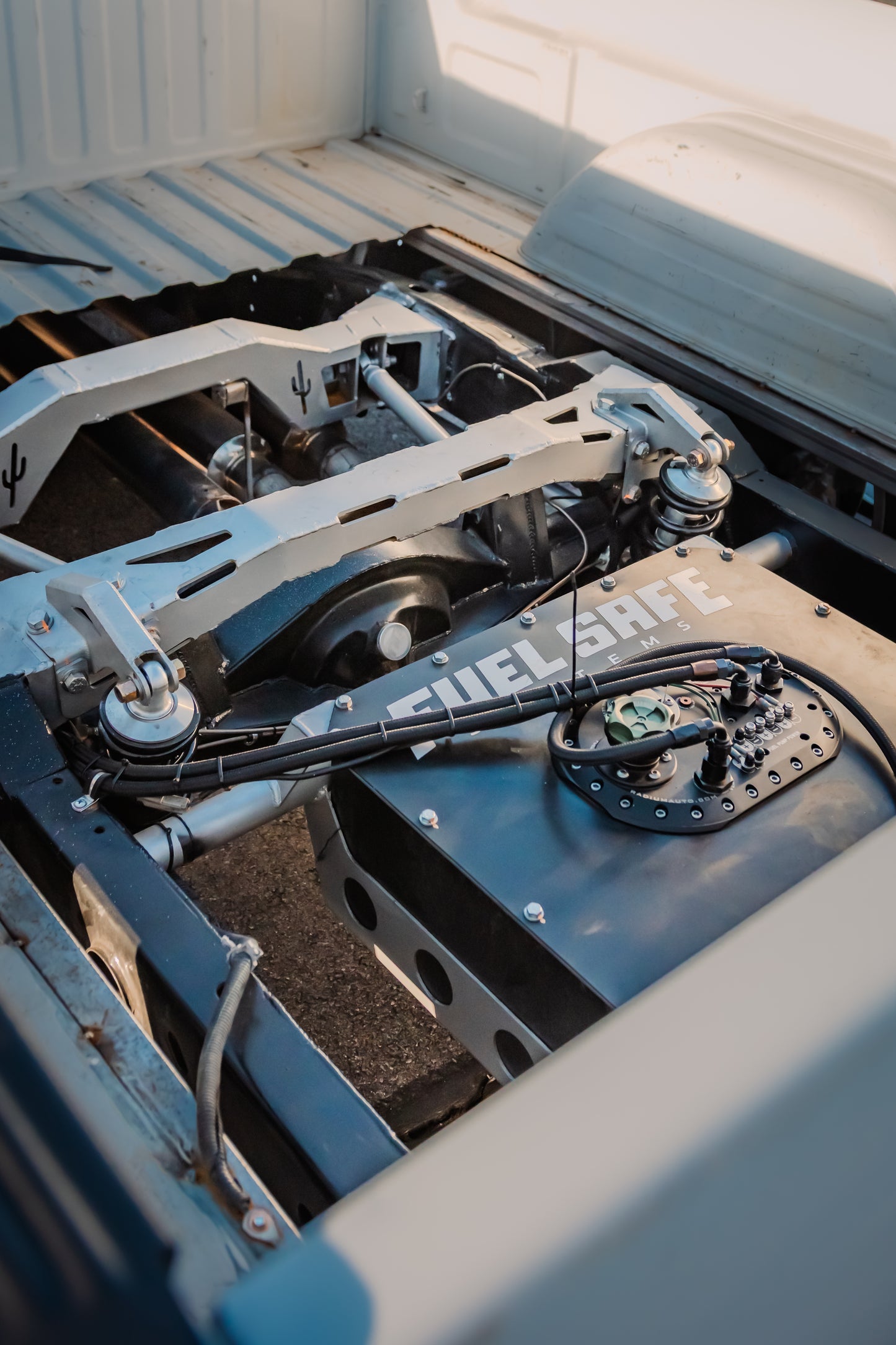Track Titan Rear Suspension Kit | 1999–2006 Short Bed Half-Ton Chevy Trucks